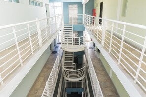 Interior - Charming 2-bedroom apartment with WiFi and AC in St Andrews Parish (St Andrews Parish)