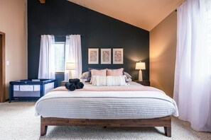 4 bedrooms, free WiFi, bed sheets