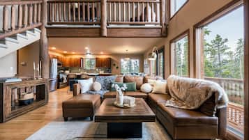 Een smart-tv en een open haard