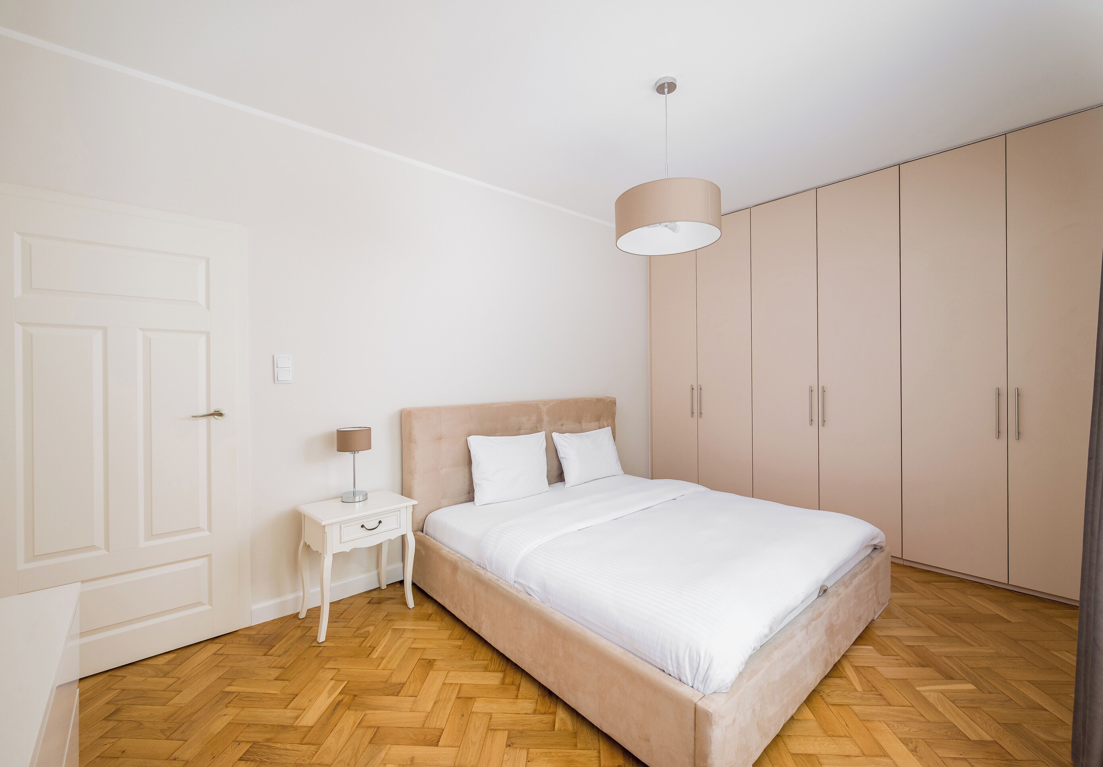 2 bedrooms, iron/ironing board, WiFi