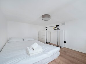1 室のベッドルーム、アイロン / アイロン台、WiFi、ベッドシーツ