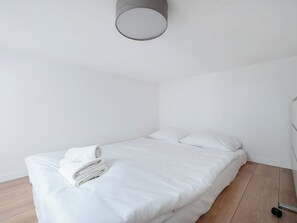 1 camera, ferro/asse da stiro, Wi-Fi, lenzuola