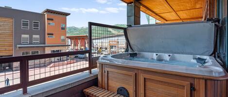 Bain à remous extérieur