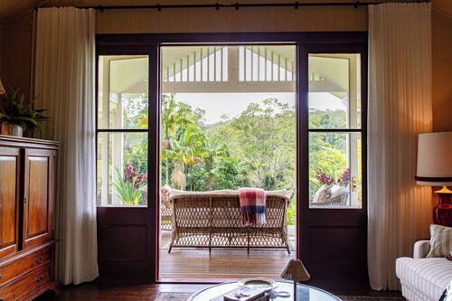 Lily Pond Views | Cosy Rainforest Cottage | Byron Bay Hinterland