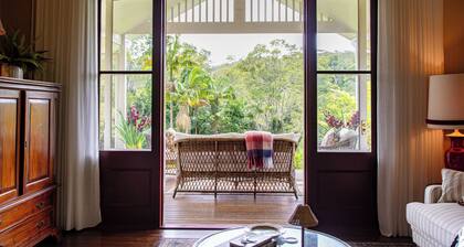 Lily Pond Views | Cosy Rainforest Cottage | Byron Bay Hinterland