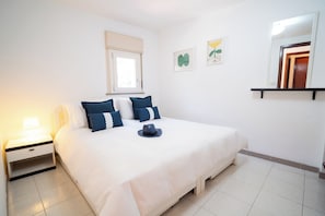 1 slaapkamer, een strijkplank/strijkijzer, reisbedje, gratis wifi
