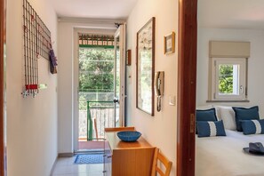1 bedroom, iron/ironing board, travel cot, free WiFi