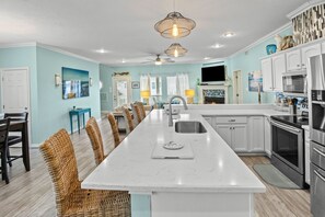 Microwave, oven, stovetop, dishwasher - Let the BEACH VIBES begin at Stay Salty! 3 bedrooms with ocean views and bar. (Bolivar Peninsula)