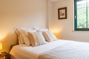 2 chambres, fer et planche à repasser, lit parapluie, Wi-Fi gratuit