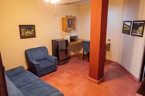 Desk, laptop workspace, free WiFi