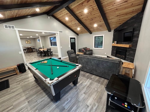The Farmhouse at Rustic Ridge