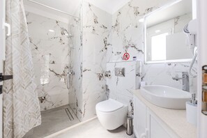 House, Smoking | 1 bedroom - Bliss Studio Free Parking Wifi (Lazarat)