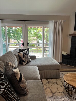 Living area - Cape Escape on Lake Livingston - Cape Royale (Coldspring)