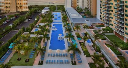 Marriott's Crystal Shores - 2 bedroom luxury villa on Crescent Beach in Marco