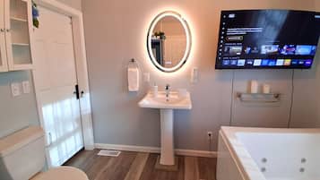 Ducha, secador de pelo y toallas