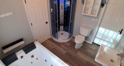 By Summersville Lake • 2BR • Jetted Tub + Sauna