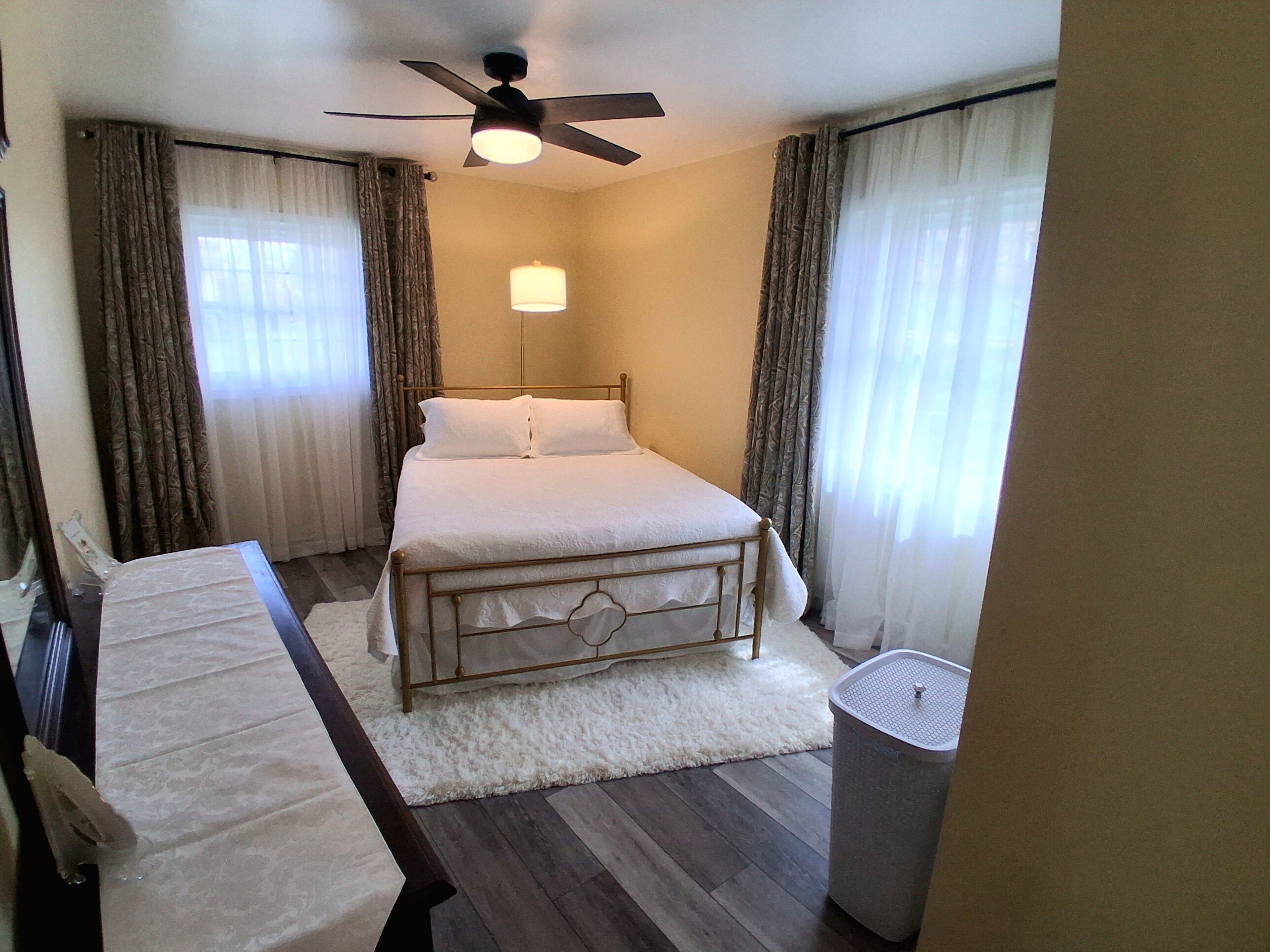 2 bedrooms, desk, iron/ironing board, travel cot