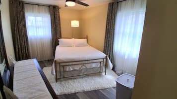 2 bedrooms, desk, iron/ironing board, travel cot