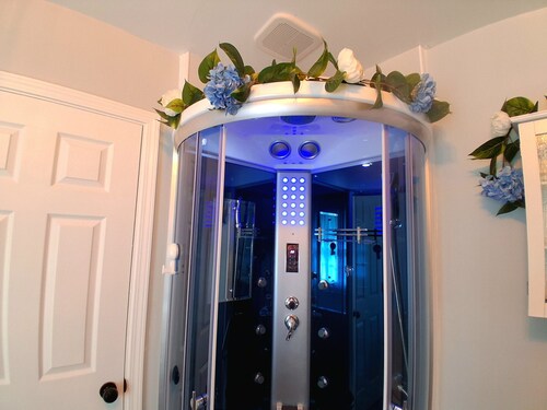 By Summersville Lake • Spa 2BR • Jetted Tub + Sauna