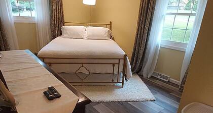 Spa-Style 2BR/2 BA Retreat- Jetted Tub + Steam Sauna Near Summersville Lake