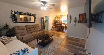 2BR/2BA - Bridge Day | Steam Sauna & Jetted Tub