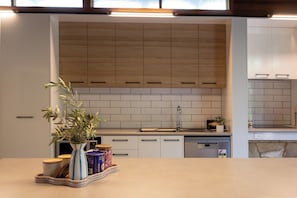 Private kitchen - Bendigo Signature Accommodation on Vine, Bendigo Signature Accommodation on Vine (Bendigo)