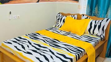 6 bedrooms, desk, iron/ironing board, free WiFi