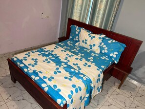 7 bedrooms, iron/ironing board, WiFi