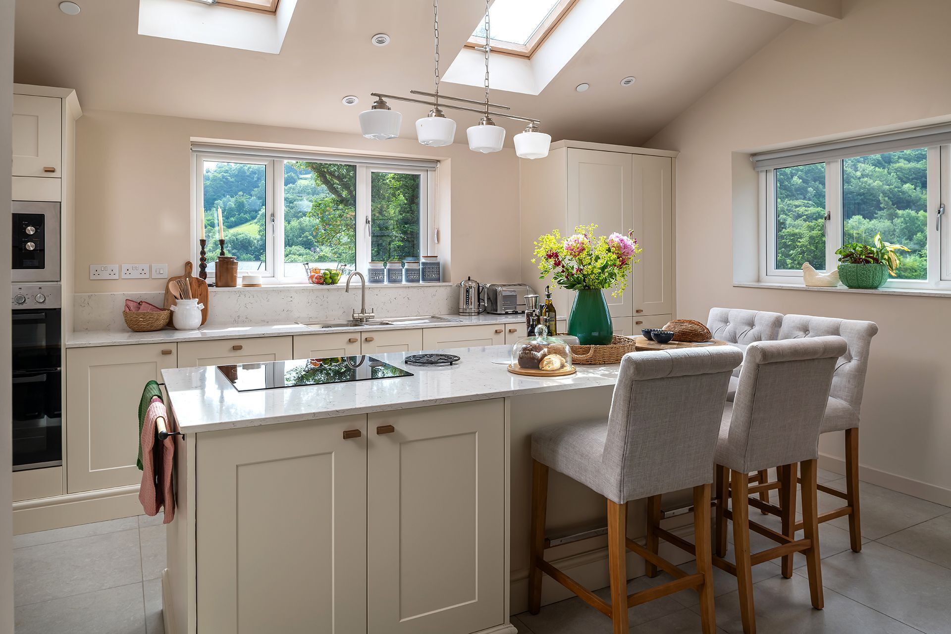 Frigorífic, microones, forn i placa de cuina 