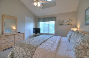 2 bedrooms, iron/ironing board, free WiFi, bed sheets - Cozy 2BR Condo w/ Screened Porch & Pool | Kingston Plantation Retreat (Myrtle Beach)