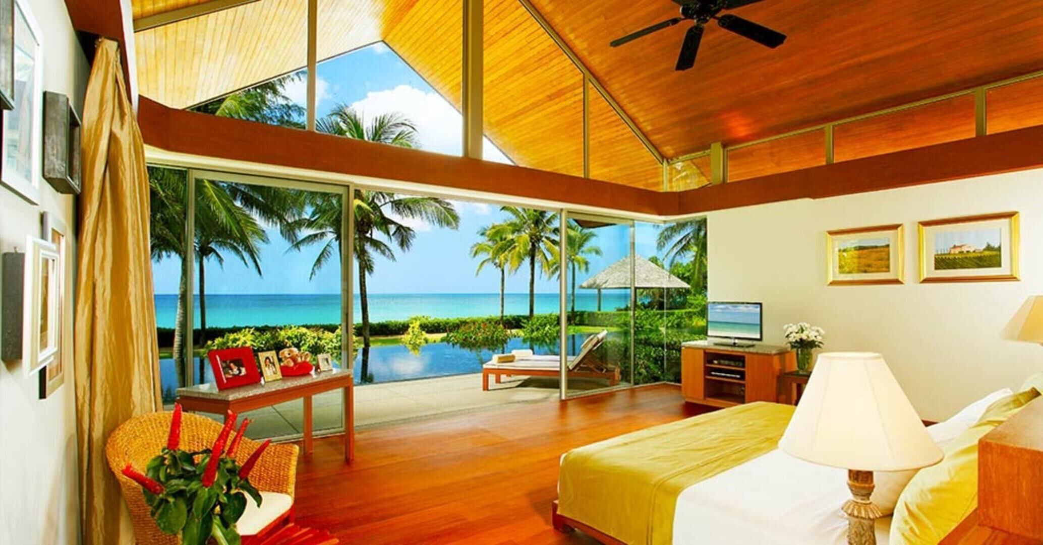 6 bedrooms, internet, bed sheets, wheelchair access