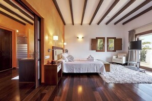 5 quartos, ferros/tábuas de passar roupa, Wi-Fi