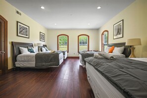 7 habitaciones, wifi gratis y ropa de cama 