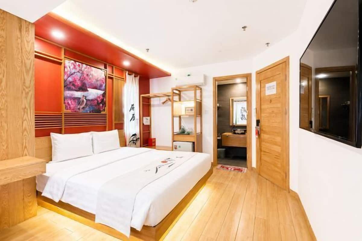 Hypo-allergenic bedding, free WiFi, bed sheets