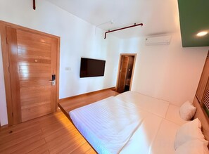 Superior Triple Room | Hypo-allergenic bedding, free WiFi, bed sheets - Palette Fuji Boutique Hotel Nha Trang (Nha Trang)