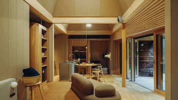 Meja kerja, Wi-Fi gratis, dan seprai linen