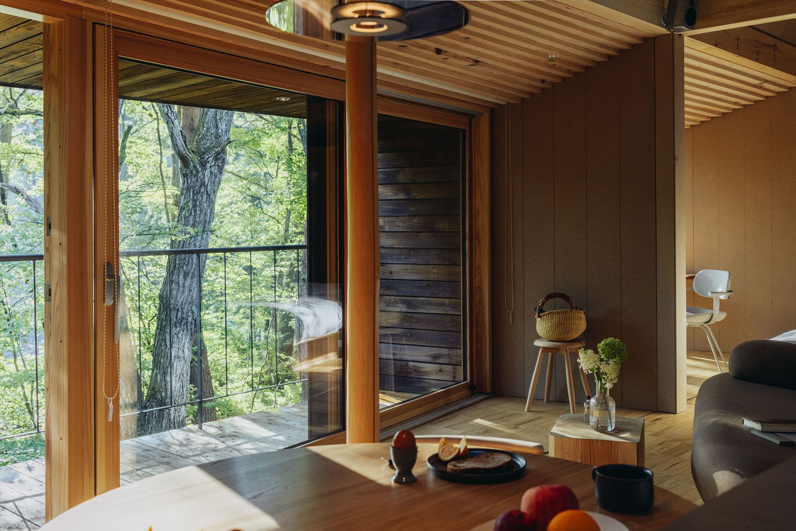 Escritorio, wifi gratis y ropa de cama 