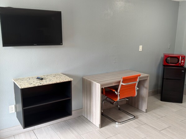 Habitación Confort, 1 cama King size, para no fumadores | Escritorio y wifi gratis 