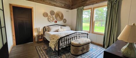 2 chambres, fer et planche à repasser, Wi-Fi, draps fournis