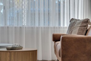 TV - Seabreeze Unit 2 / Seabreeze Unit 2 (North Ward)