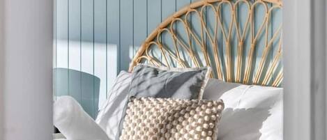 Iron/ironing board, WiFi