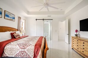Iron/ironing board, WiFi, bed sheets - The Greatest Palomino at Lehigh Acres FL. (Lehigh Acres)