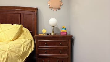 2 slaapkamers, een strijkplank/strijkijzer, reisbedje, gratis wifi