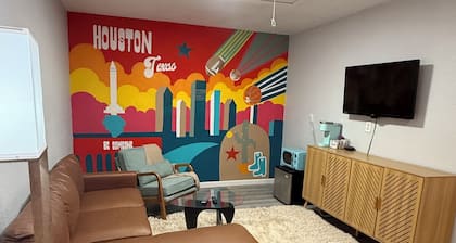 Private 1-bedroom guest house in East Houston