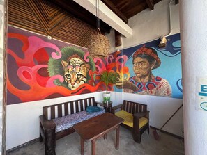 ฝ่ายต้อนรับ