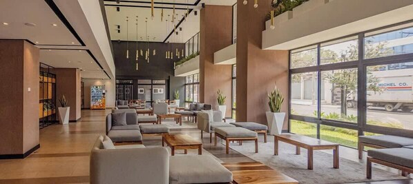 Interior - Luxury Volcano & Pool View FREE Pool/Gym KING Bed (Ciudad de Guatemala)