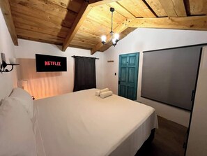 3 chambres, fer et planche à repasser, Wi-Fi, draps fournis