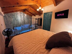 1 habitación, escritorio, tabla de planchar con plancha y wifi gratis 