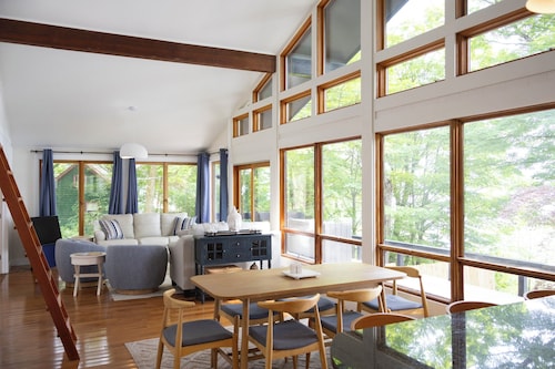 Luxury Home with Lakefront Sunsets and Gorgeous Views close to Ithaca