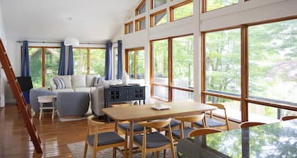 Luxury Home with Lakefront Sunsets and Gorgeous Views close to Ithaca